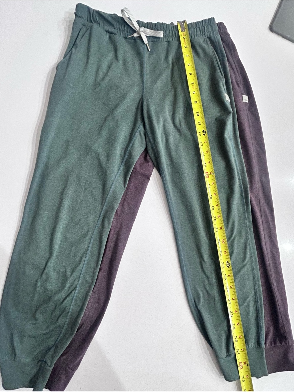 Vuori womens joggers DUO: size Small